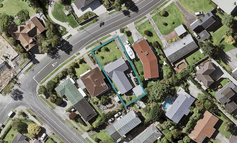 84 Fisher Parade, Sunnyhills, Auckland - Carousel 1