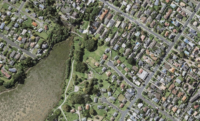 8 Whetiko Way, Belmont, Auckland - Carousel 1