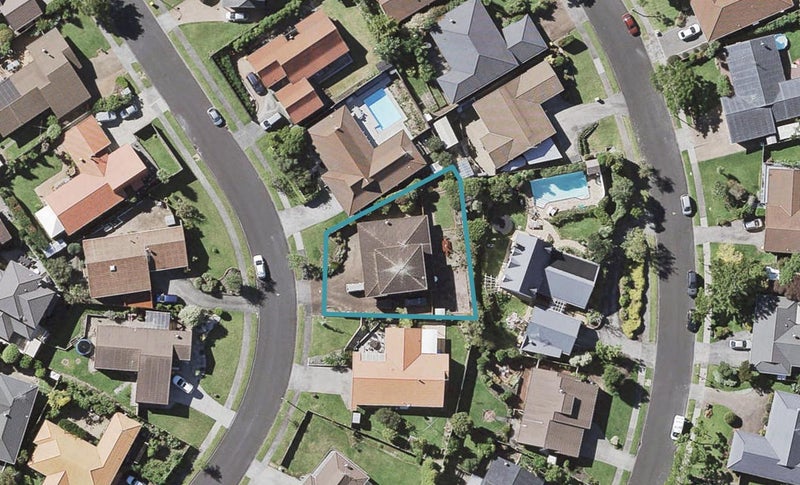 7 St Simon Place, Botany Downs, Auckland - Carousel 1