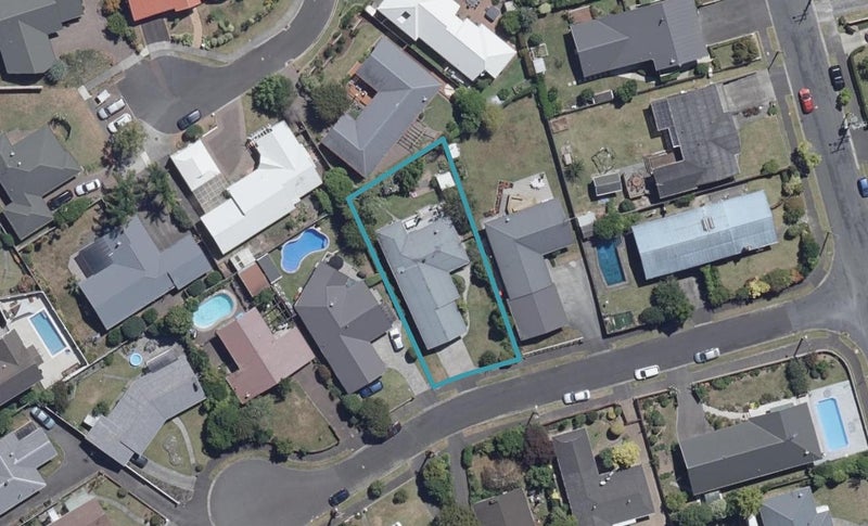 6 Lysander Place, Hillcrest, Hamilton - Carousel 1