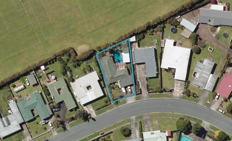 15 Carlton Crescent, Kamo, Whangarei - Carousel 1
