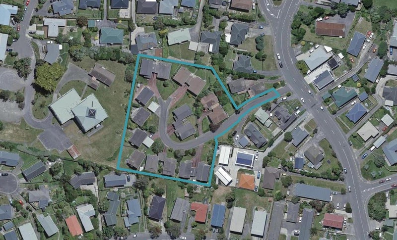 5/37 Bracken Road, Paparangi, Wellington - Carousel 1