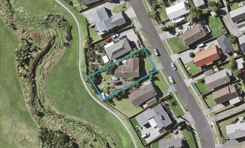 68 De Quincey Terrace, Highland Park, Auckland - Carousel 1