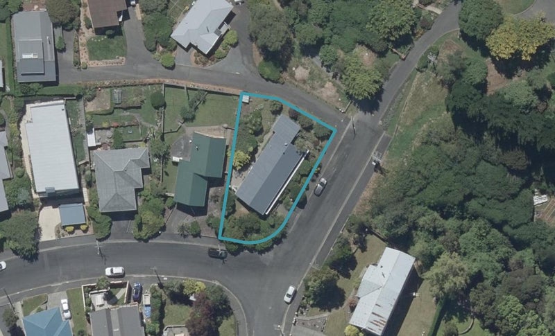 25 Honeystone Street, Helensburgh, Dunedin - Carousel 1