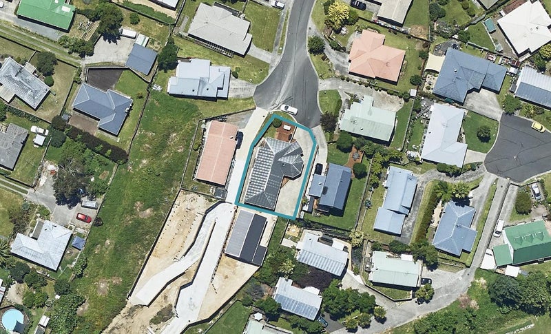 15 Newark Close, Gate Pa, Tauranga - Carousel 1