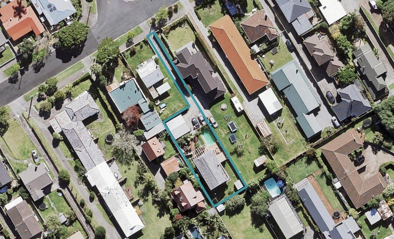 31A Oliver Street, Point Chevalier, Auckland - Carousel 1