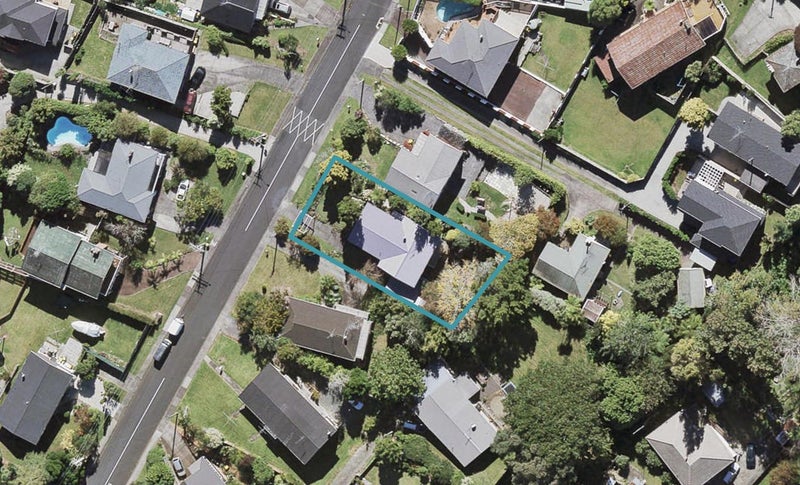 7 Merchant Avenue, Te Atatu South, Auckland - Carousel 1