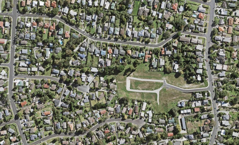 22 Arataki Views Way, Glen Eden, Auckland - Carousel 1