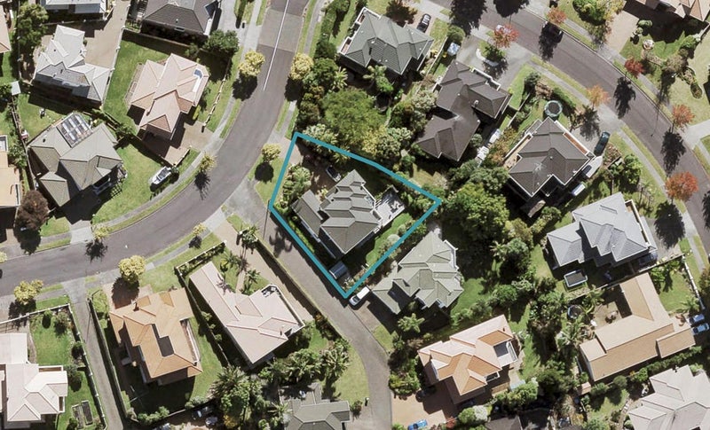 4 Tornado Place, West Harbour, Auckland - Carousel 1