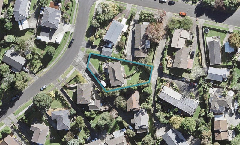 4 Topliss Drive, Northcross, Auckland - Carousel 1