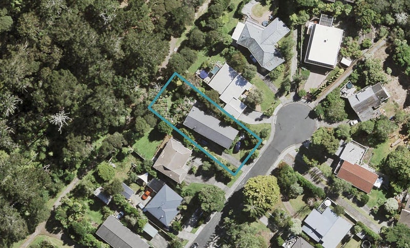 16 Kawaka Street, Titirangi, Auckland - Carousel 1