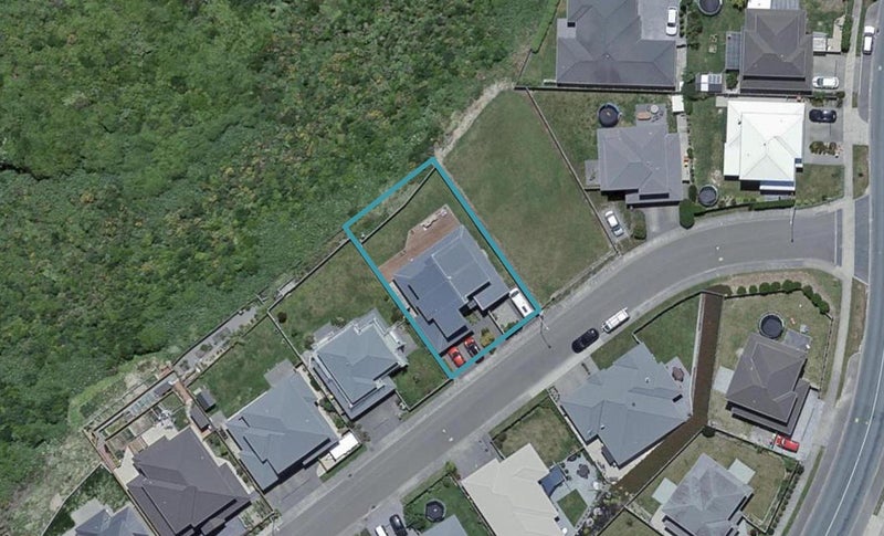 8 Saint Vincent Terrace, Grenada Village, Wellington - Carousel 1