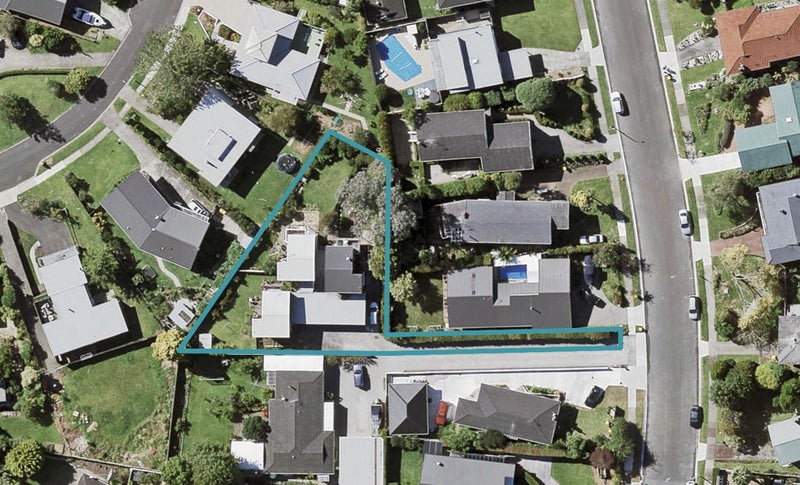 1/13 Janet Street, Sunnyhills, Auckland - Carousel 1