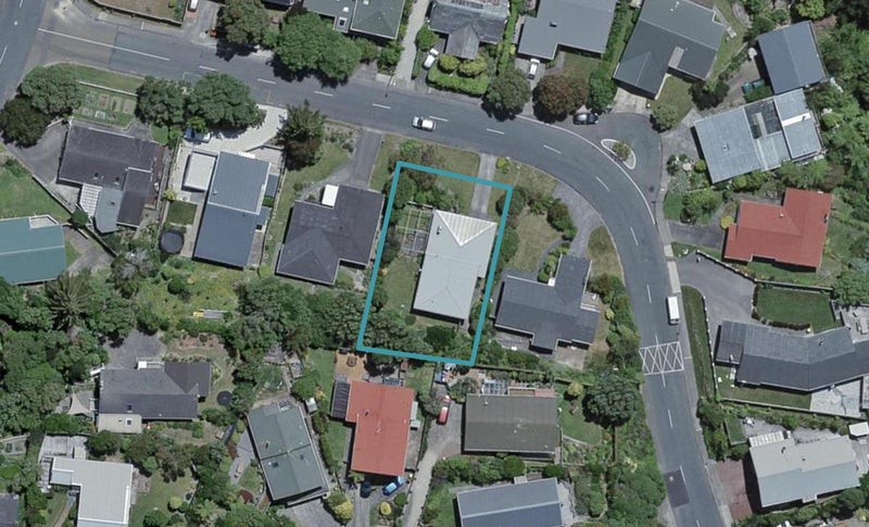 8 Chorley Grove, Churton Park, Wellington - Carousel 1