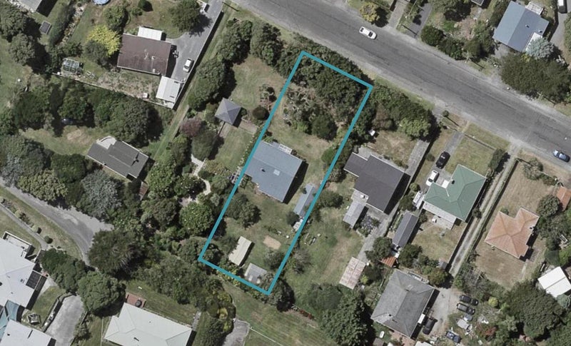 25 Manuka Street, Ōtaki Beach, Ōtaki - Carousel 1