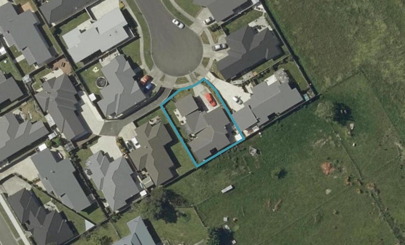 18 Lorenzo Place, Kelvin Grove, Palmerston North - Carousel 1