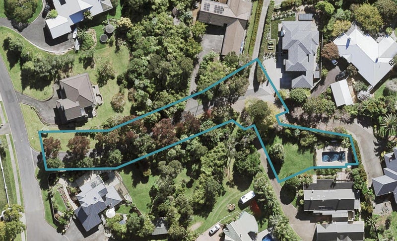14C Wainoni Heights, Greenhithe, Auckland - Carousel 1