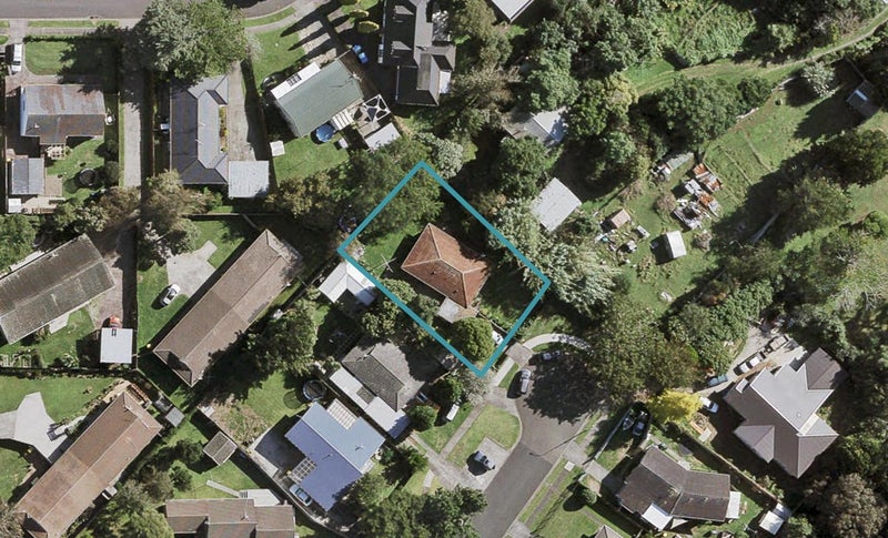 16 Chibnall Place, Conifer Grove, Takanini - Carousel 1