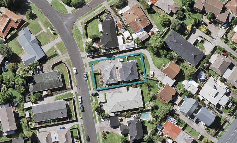 1/50 Galvan Avenue, Sunnyhills, Auckland - Carousel 1
