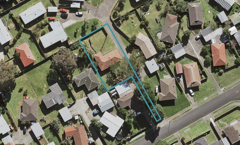 64 Cottingham Crescent, Mangere East, Auckland - Carousel 1
