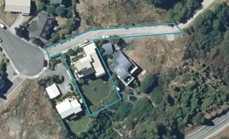17 Thorn Crescent, Fernhill, Queenstown - Carousel 1