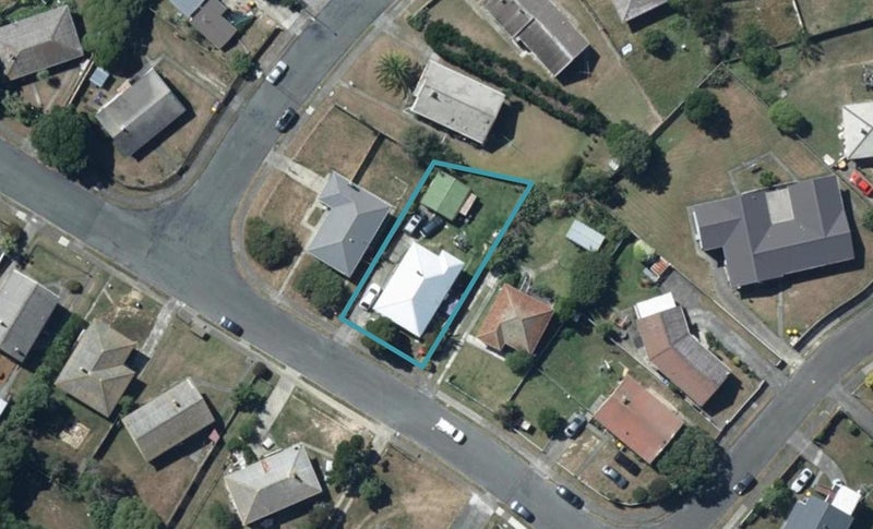 43 Rangituhi Crescent, Takapuwahia, Porirua - Carousel 1