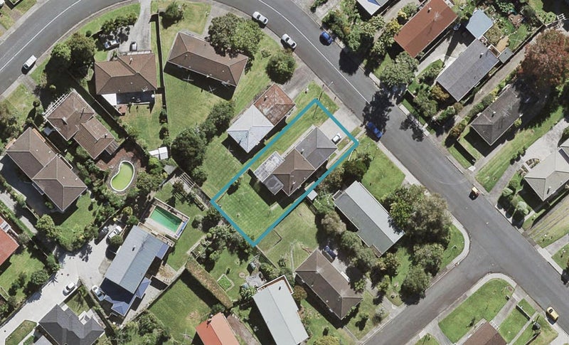 2/22 Velma Road, Hillcrest, Auckland - Carousel 1