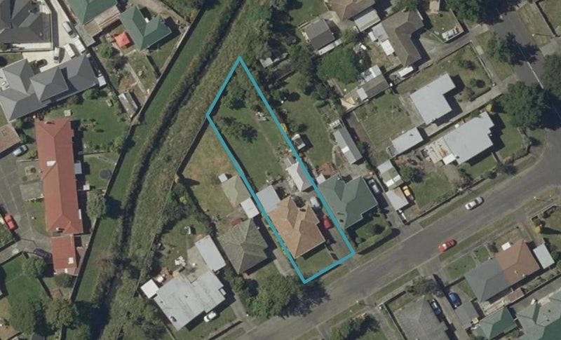 6 Hobson Place, Takaro, Palmerston North - Carousel 1