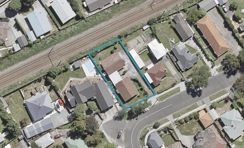 2/40 Heretaunga Square, Silverstream, Upper Hutt - Carousel 1