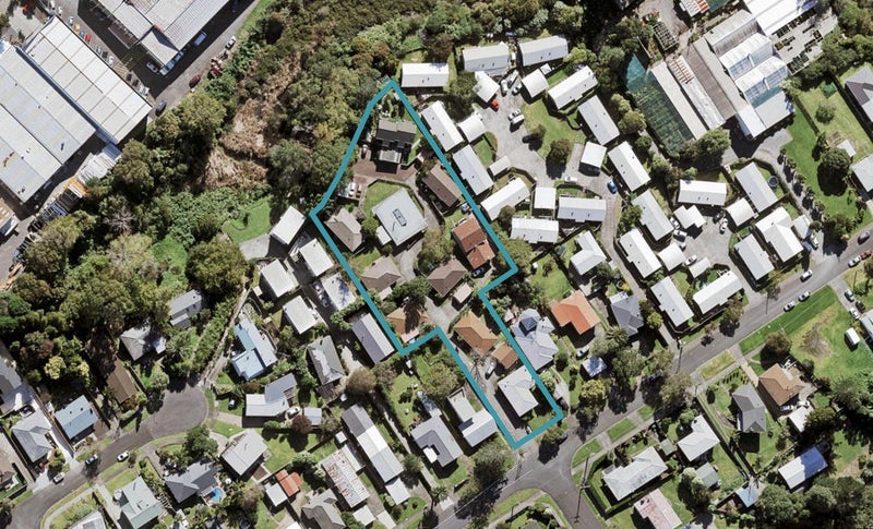 2/62 Eastdale Road, Avondale, Auckland - Carousel 1