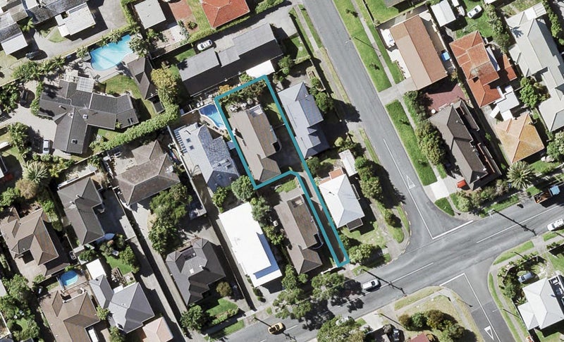 13B Eastern Beach Road, Eastern Beach, Auckland - Carousel 1