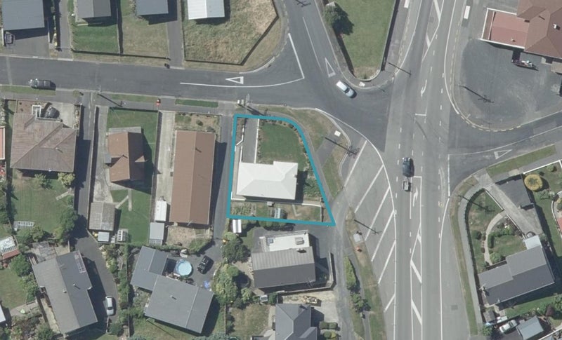 47 Brighton Road, Green Island, Dunedin - Carousel 1
