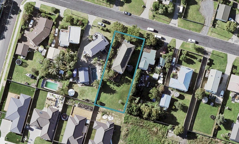 14 Karaka Road, Beachlands, Auckland - Carousel 1