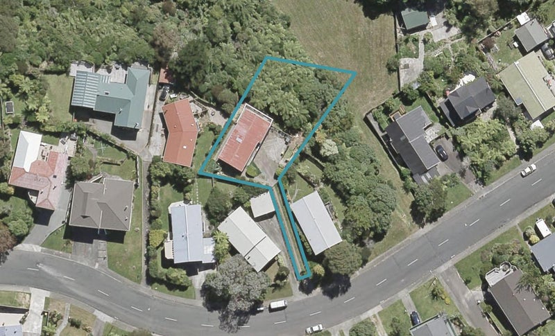 16 Redvers Drive, Belmont, Lower Hutt - Carousel 1