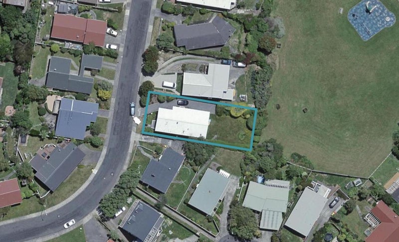 12 Cranwell Street, Churton Park, Wellington - Carousel 1
