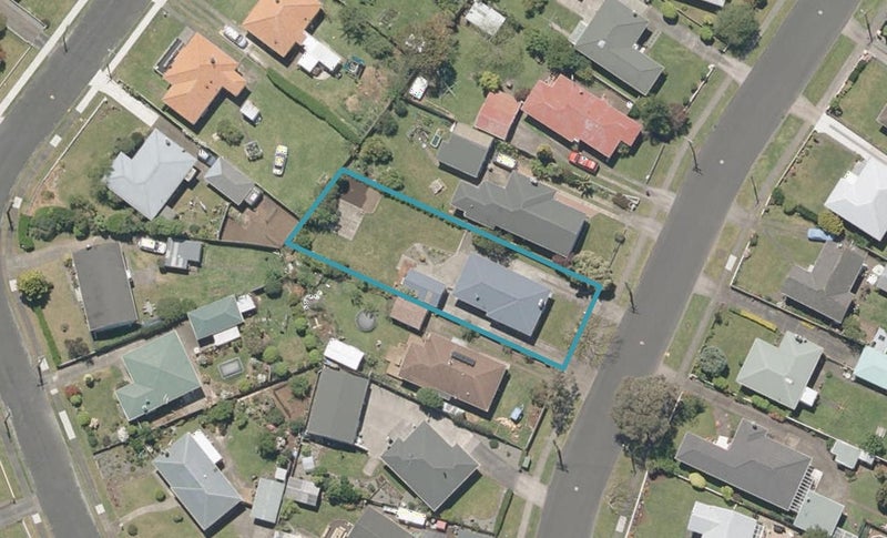 36 Selwyn Crescent, College Estate, Whanganui - Carousel 1