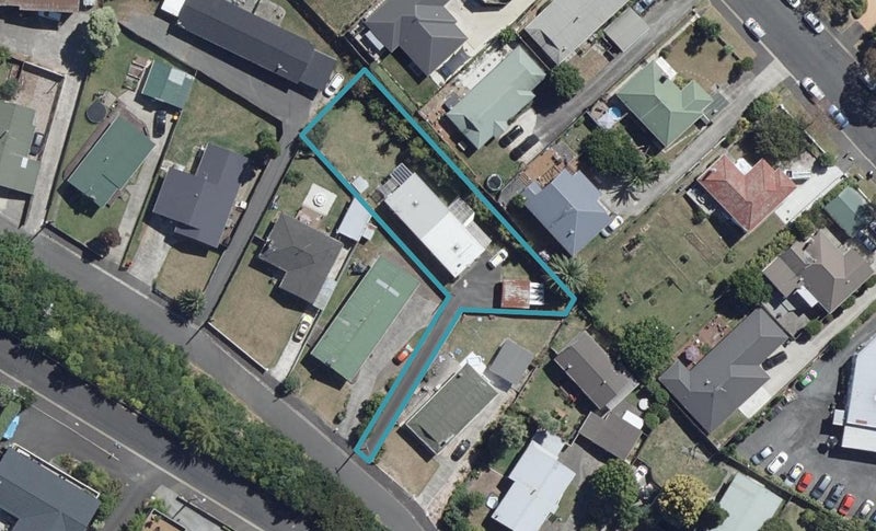 12A Carey Street, Maeroa, Hamilton - Carousel 1