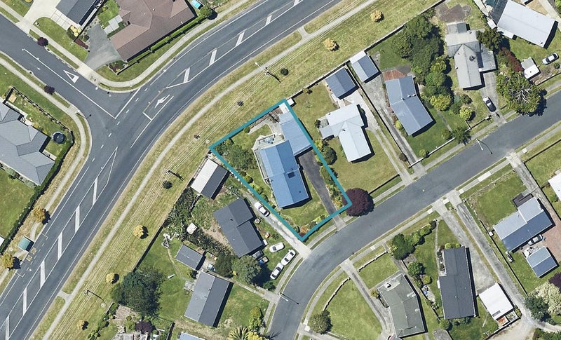 8 Chaucer Place, Owhata, Rotorua - Carousel 1