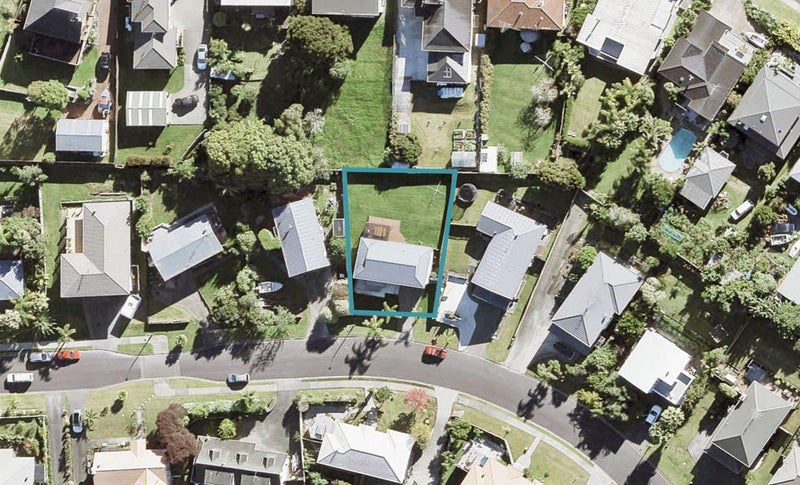 15 Donald Street, Stanmore Bay, Whangaparaoa - Carousel 1