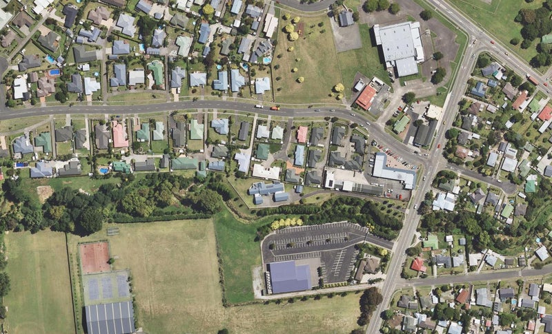 2/8 Helen-Mary Place, Lytton West, Gisborne - Carousel 1