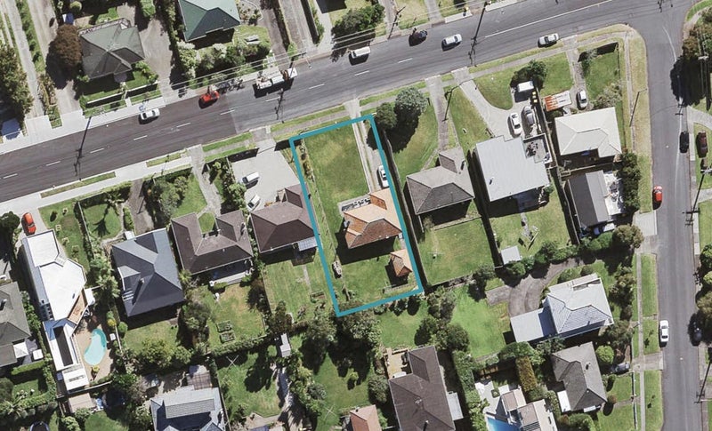 37 Pupuke Road, Birkenhead, Auckland - Carousel 1