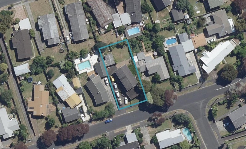 39 Pulham Crescent, Queenwood, Hamilton - Carousel 1