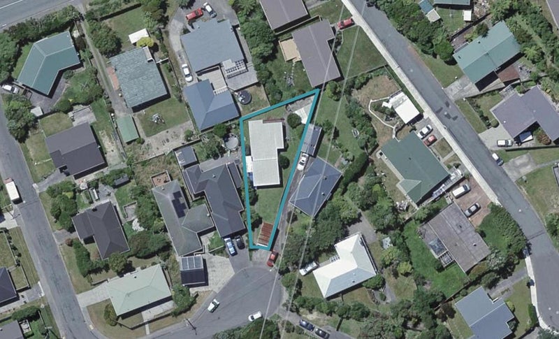 7 Kinapori Terrace, Newlands, Wellington - Carousel 1