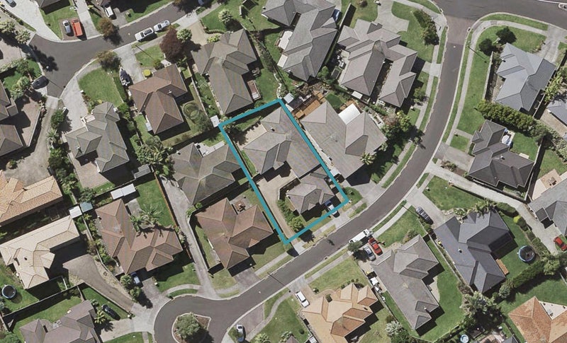 5 Ballydonegan Rise, East Tamaki, Auckland - Carousel 1