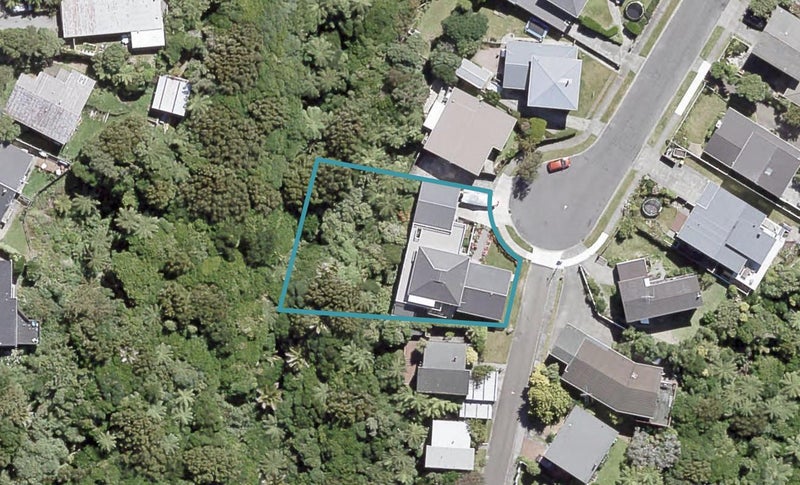 18 Laurel Grove, Maungaraki, Lower Hutt - Carousel 1