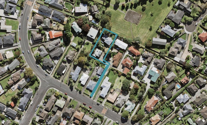31 Olsen Avenue, Hillsborough, Auckland - Carousel 1