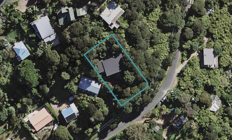 24 Crescent Road West, Ostend, Waiheke Island - Carousel 1