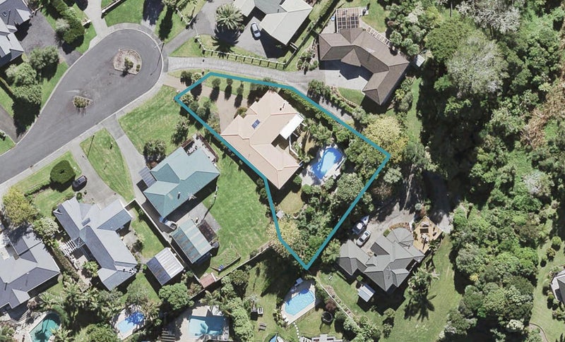 15 Windfall Grove, Greenhithe, Auckland - Carousel 1