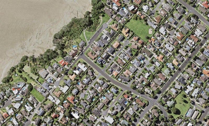 2 Nimrod Place, Half Moon Bay, Auckland - Carousel 1