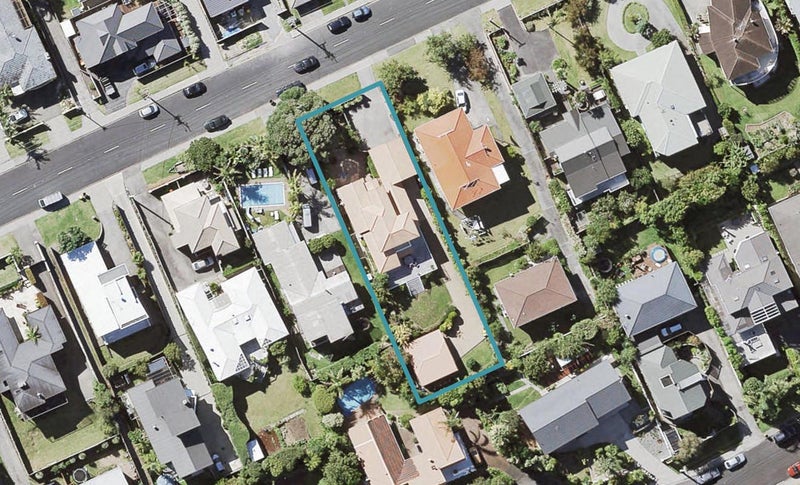 44 Knights Road, Rothesay Bay, Auckland - Carousel 1